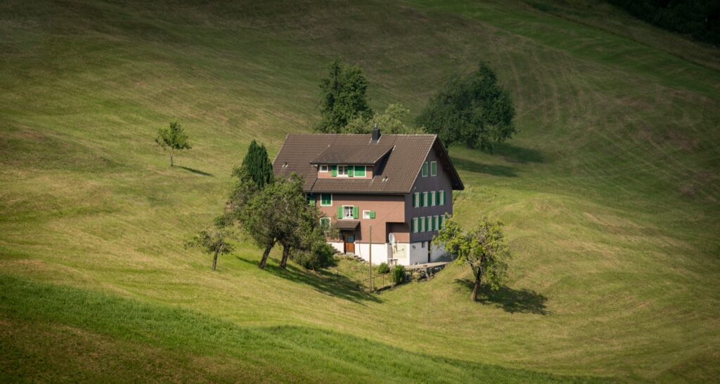 Einzelhaus auf grüner Wiese in der Schweiz – Objekt für Hausverkauf